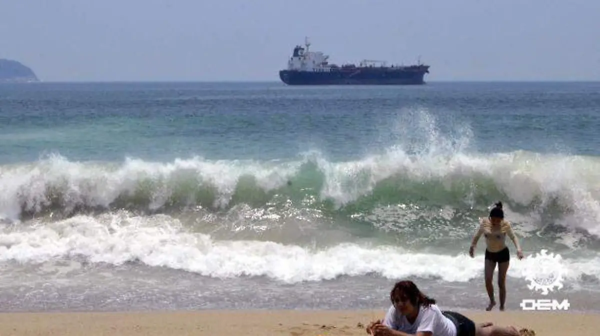 ACapulco - alto oleaje